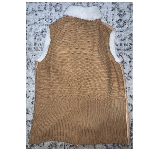 Tan With White Fur Long Vest - Picture 3 of 3